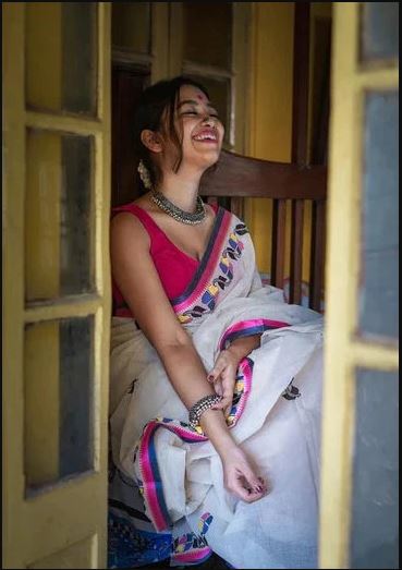 White Color Cotton Linen Saree With Unstitched Blouse Piece
