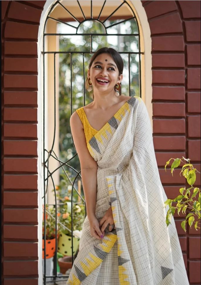 Off-White Color Cotton Linen Saree With Unstitched Blouse Piece