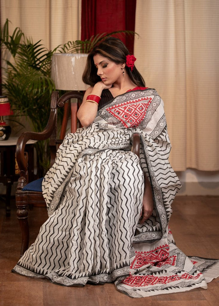 White and Red Color Cotton Linen Saree With Unstitched Blouse Piece