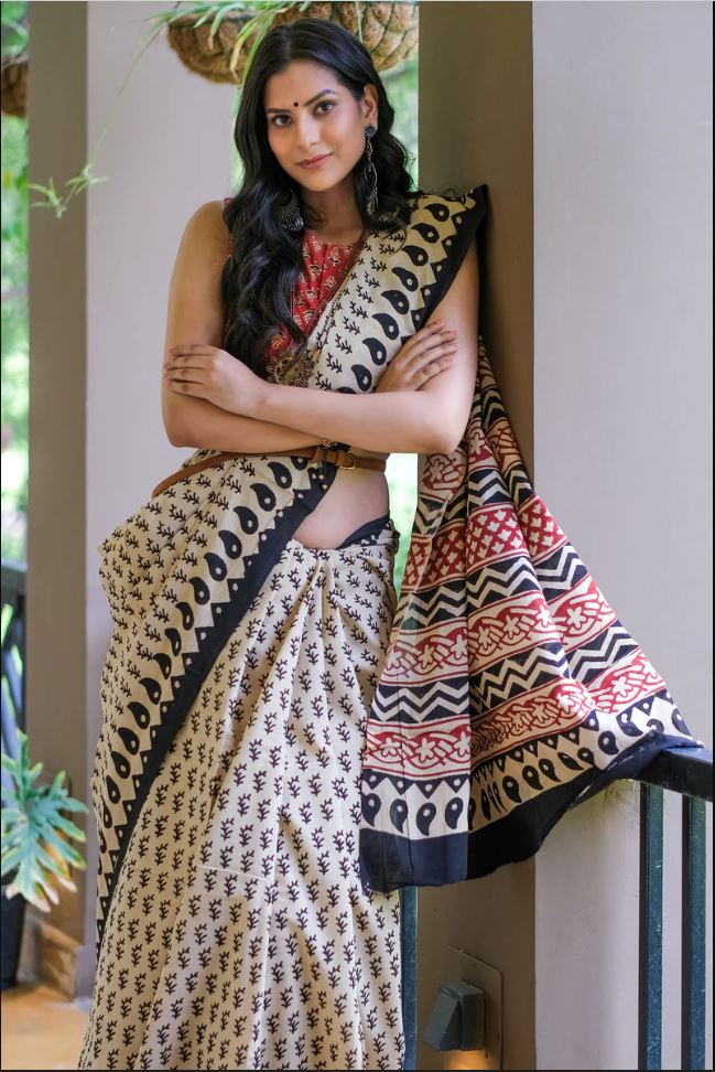 White Color Cotton Linen Saree With Unstitched Blouse Piece