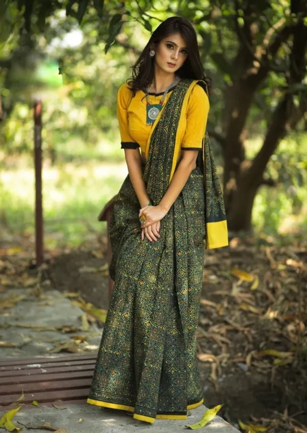 Green and Yellow Color Cotton Linen Saree With Unstitched Blouse Piece
