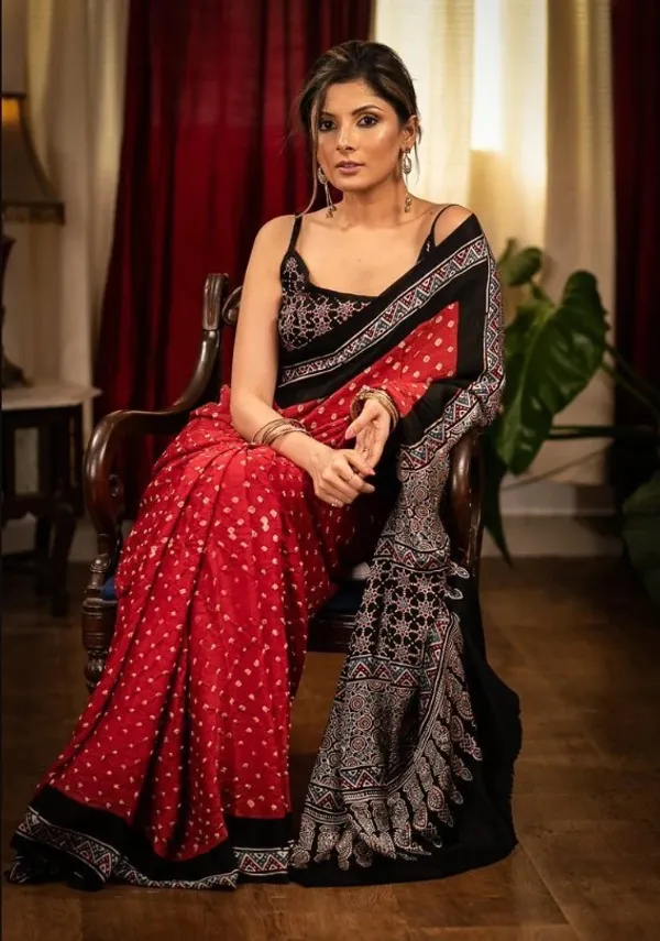 Maroon Color Cotton Linen Saree With Unstitched Blouse Piece