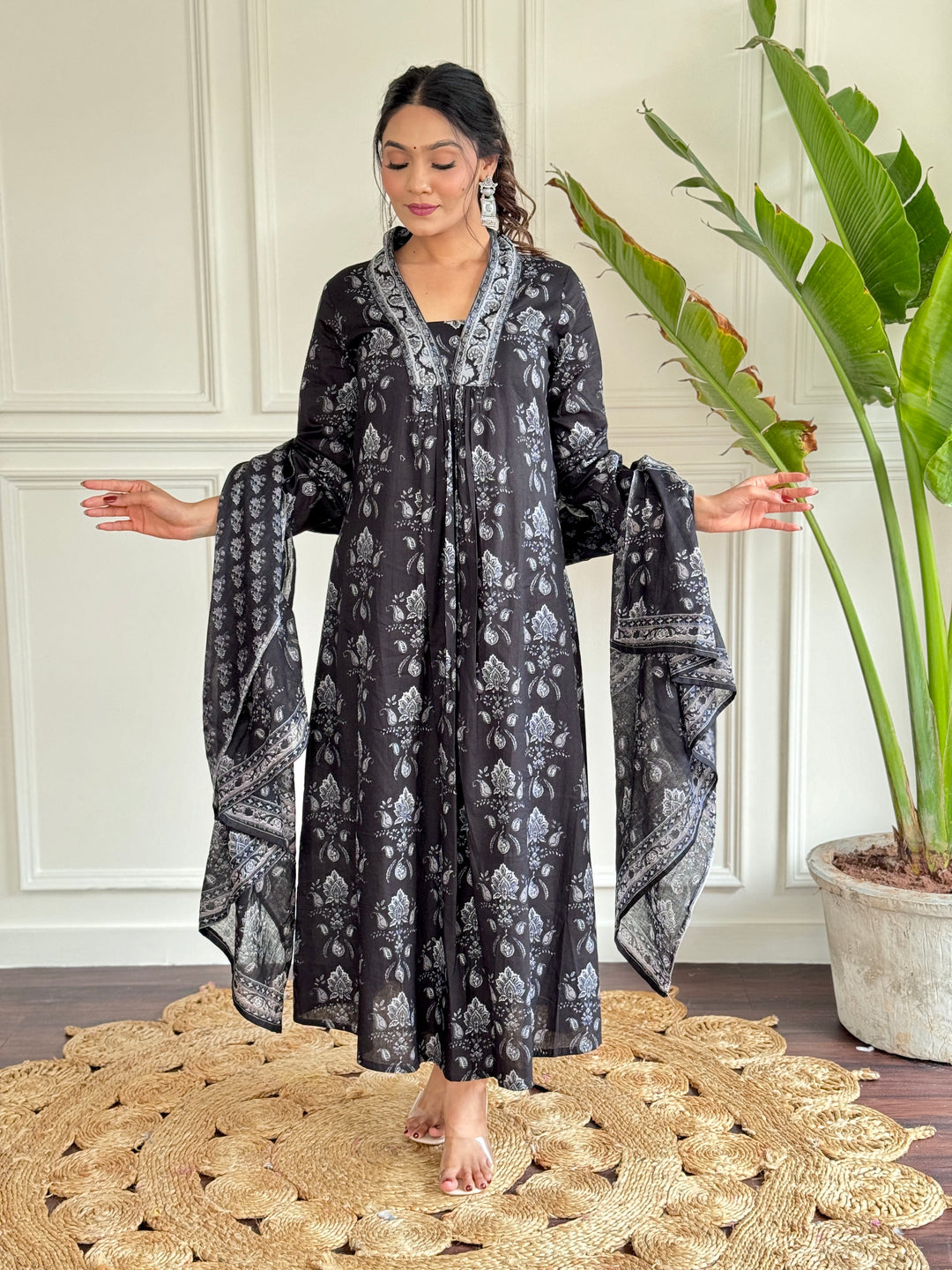 Black Color Cottan Printed Straight Kurti with Pant And  Dupatta Sets