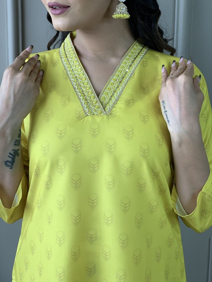 Lemon Yellow Color Viscose Chanderi Kurti With Pant And Heavy Embroidery Dupatta Set