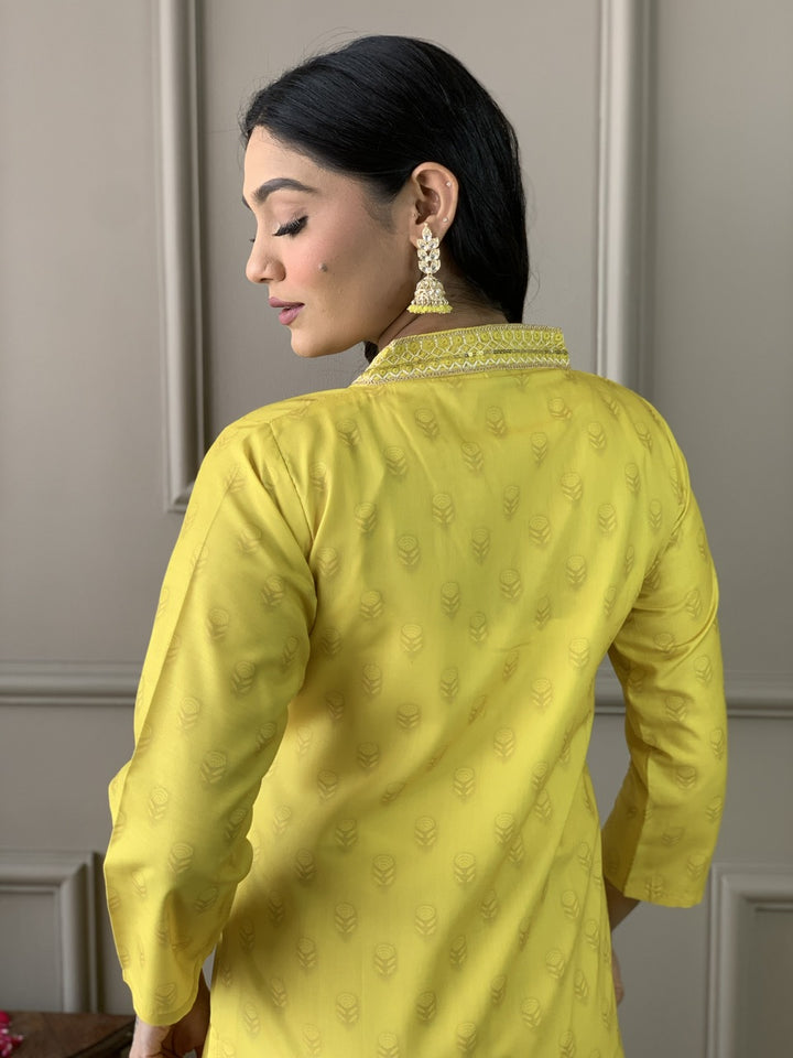 Lemon Yellow Color Viscose Chanderi Kurti With Pant And Heavy Embroidery Dupatta Set