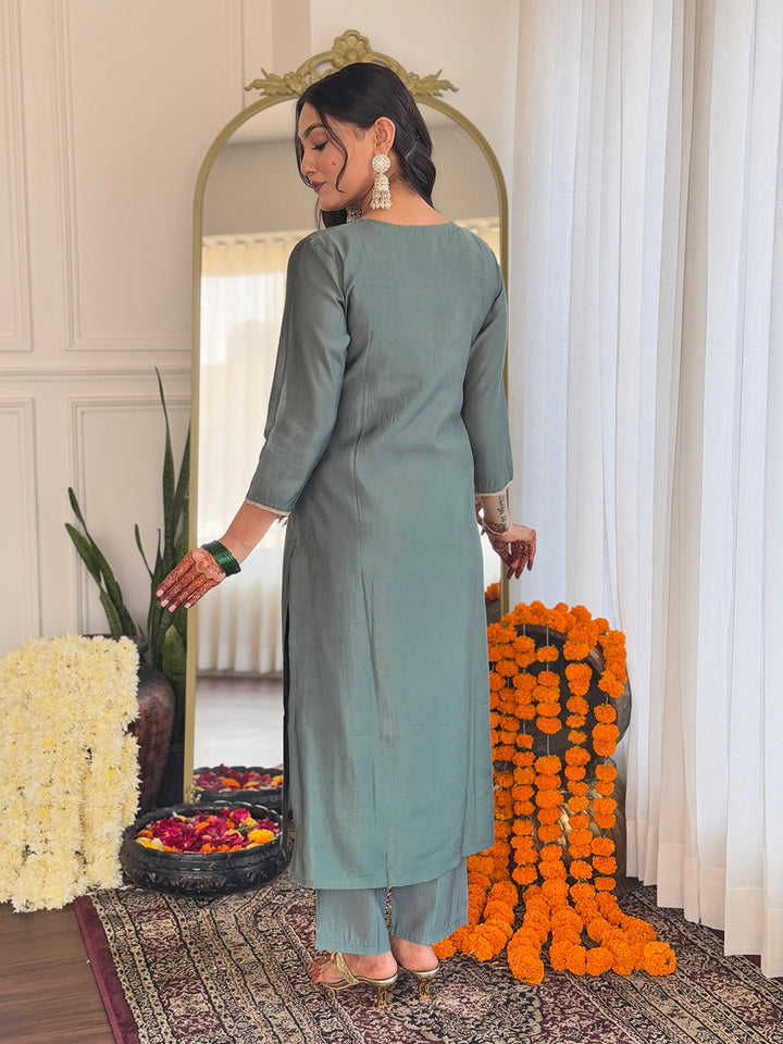 Gray Color BSY Viscose Embroidered Kurti With BSY Viscose Pant And Silk Organza Dupatta Set