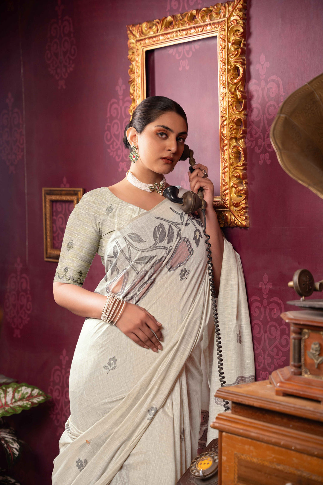 Pink Color Mul Cotton Saree With Woven Design With Unstitched Blouse Piece