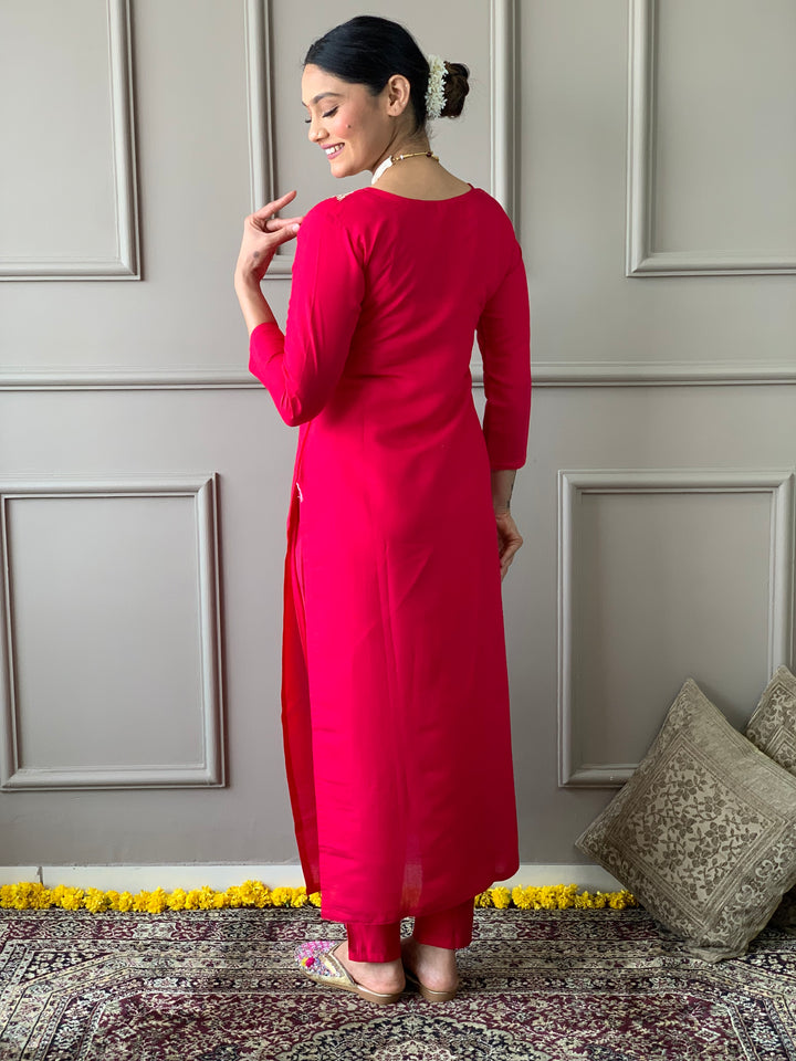 Pink Color Viscose Chanderi Embroidered Straight  Kurta with Pant And Dupatta Sets
