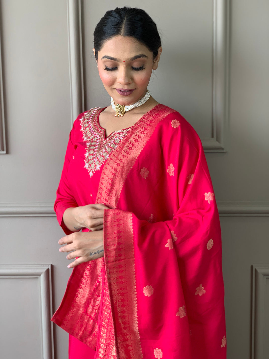 Pink Color Viscose Chanderi Embroidered Straight  Kurta with Pant And Dupatta Sets