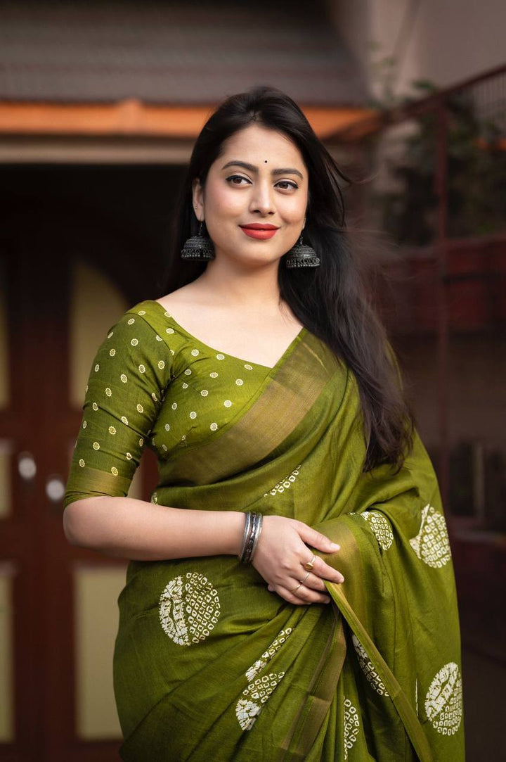 Green Color Dola Cotton Saree Mill Print With Unstitched Blouse Piece