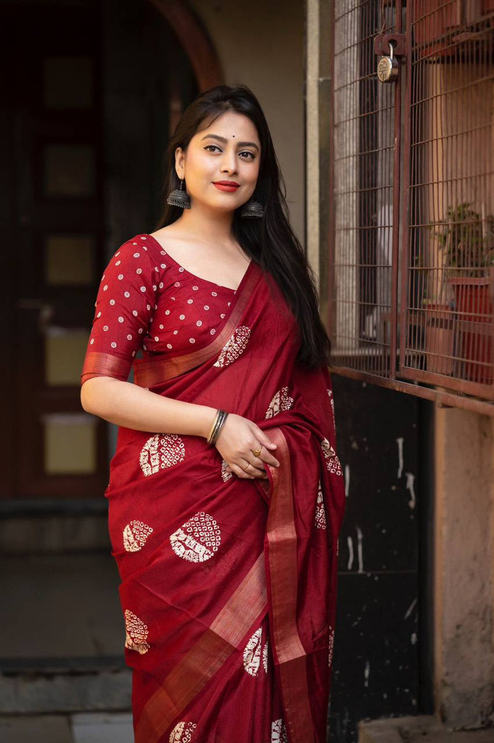 Red Color Dola Cotton Saree Mill Print With Unstitched Blouse Piece
