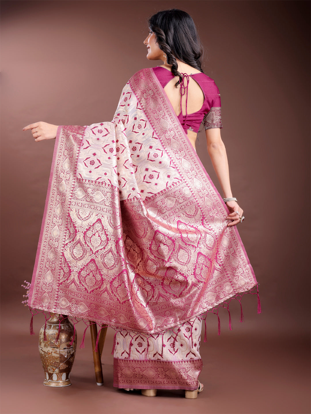 Pink Colour Linen Cotton Saree Printed Work With Blouse Piece