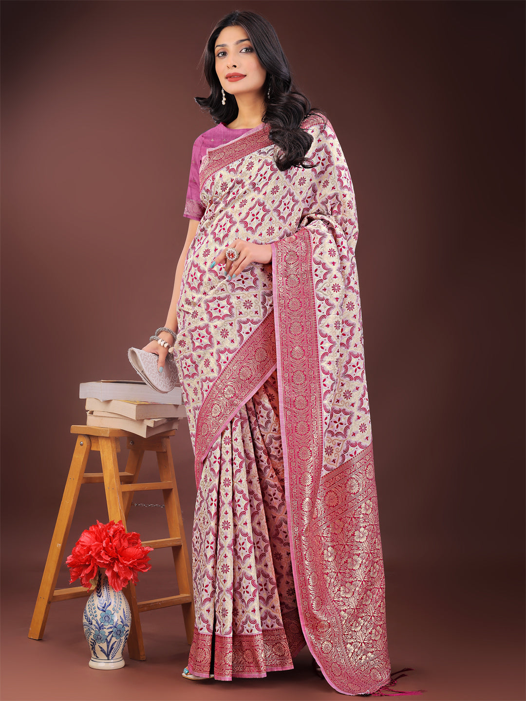 Pink Colour Linen Cotton Saree Printed Work With Blouse Piece