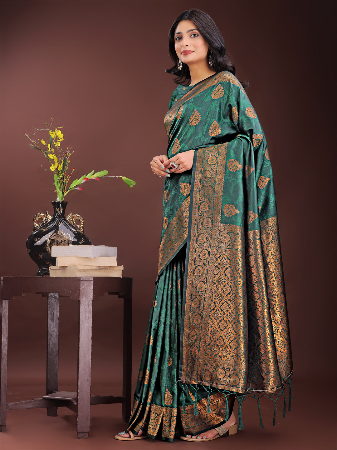 Dark Green Colour Silk Saree Weaving Work With Blouse Piece