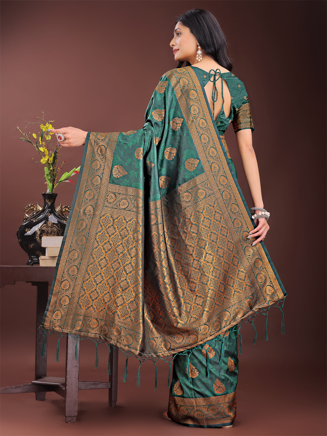 Dark Green Colour Silk Saree Weaving Work With Blouse Piece