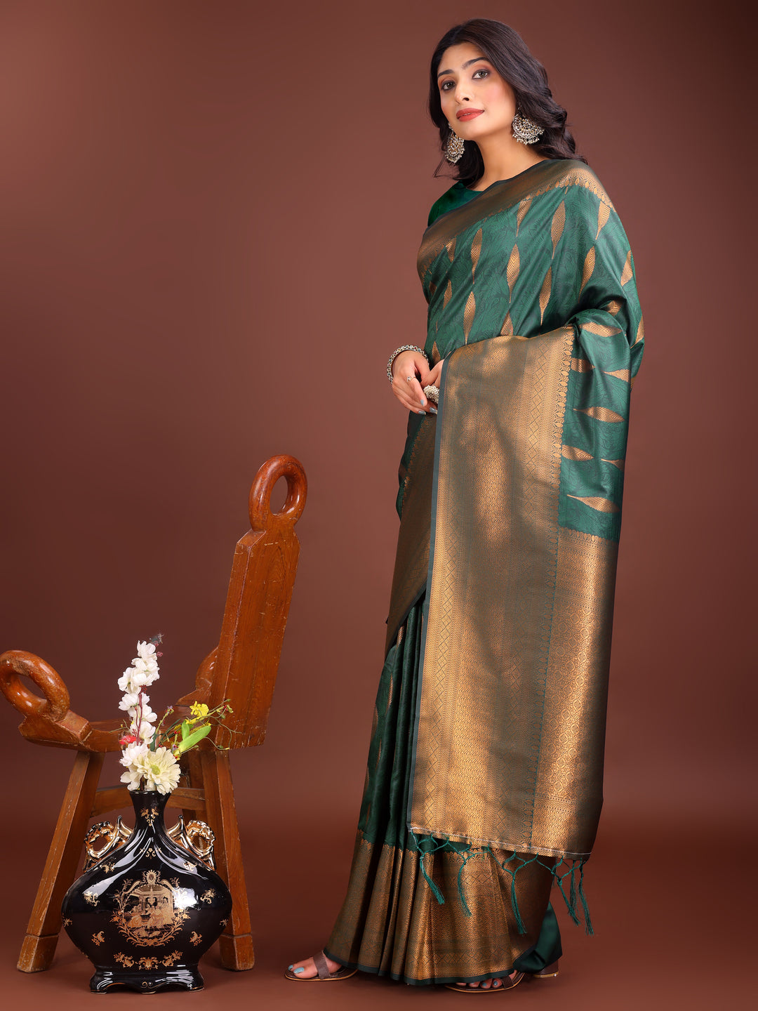 Green Colour Banarasi silk Saree Weaving Work With Blouse Piece