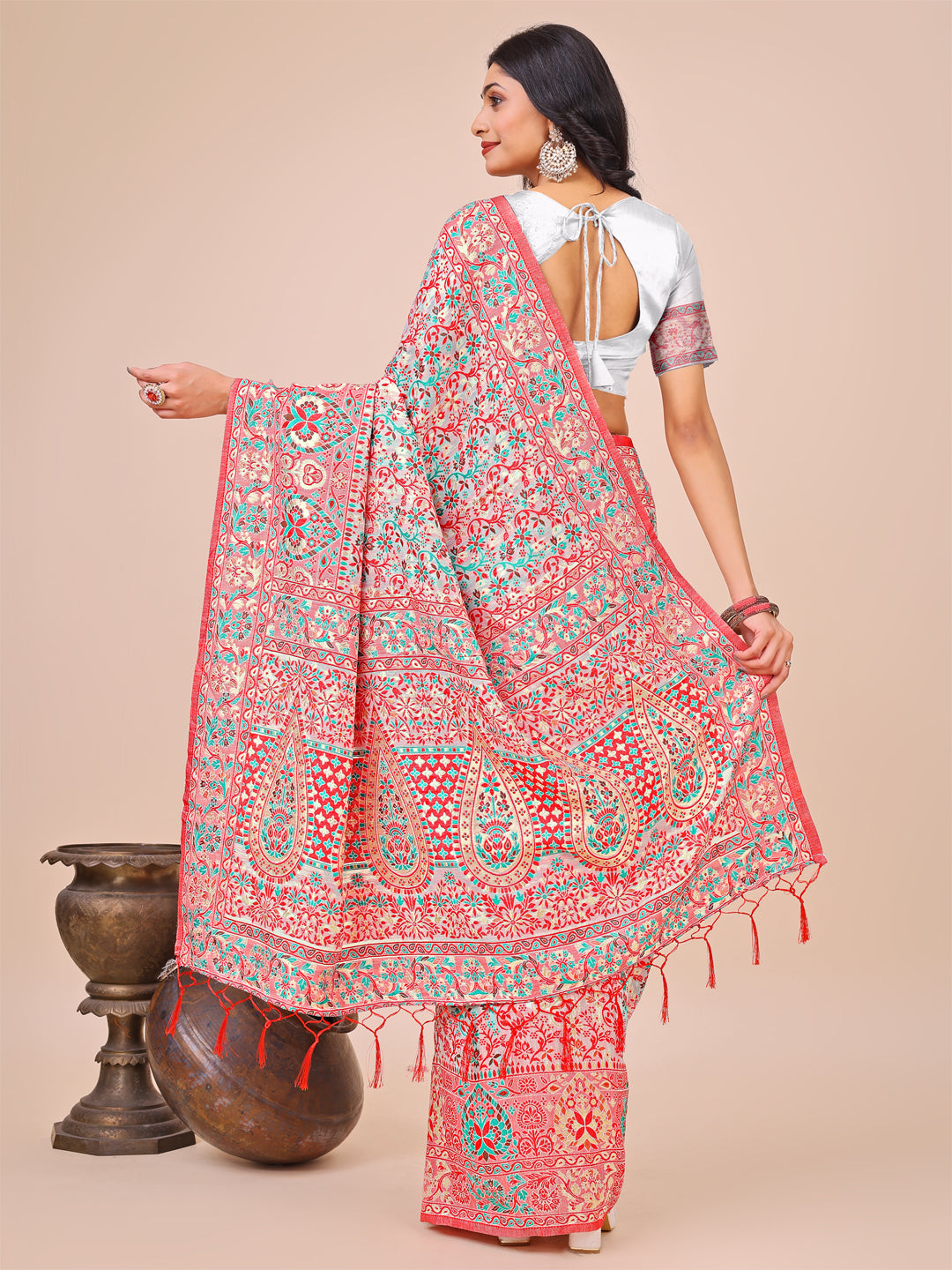 White Colour Cotton Saree Printed work With Blouse Piece