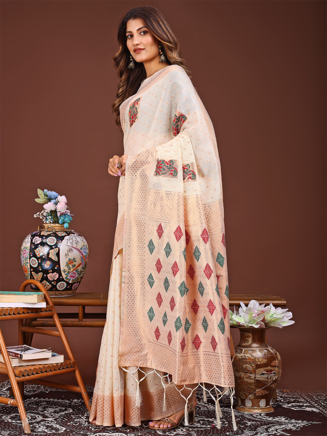 White Colour Linen Cotton Printed Work Saree With Blouse Piece