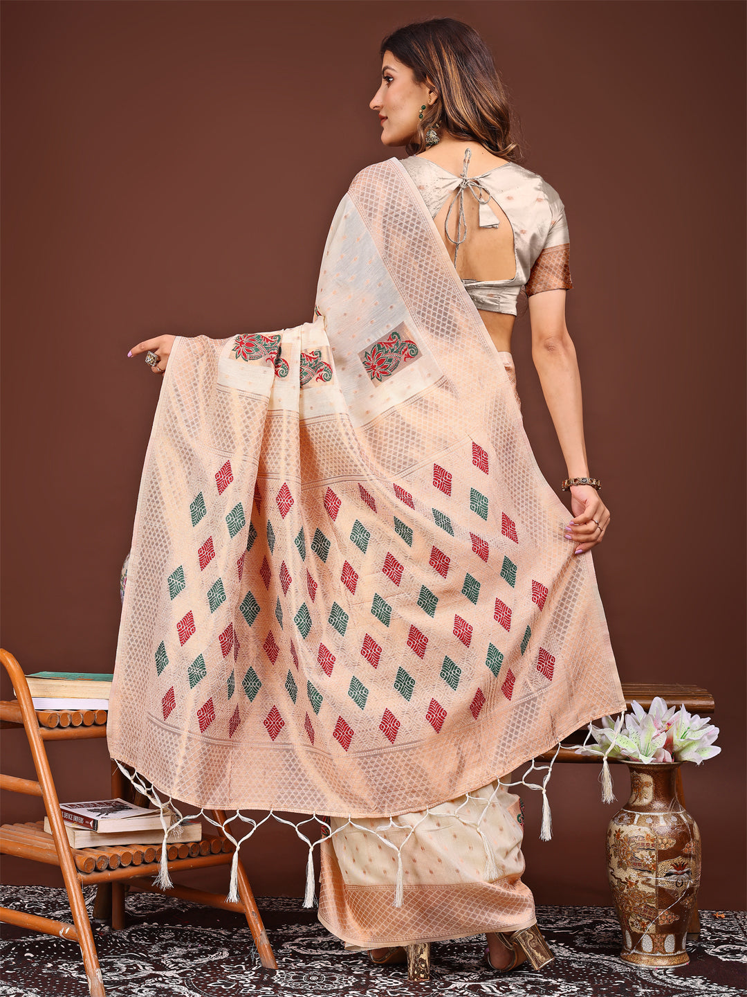 White Colour Linen Cotton Printed Work Saree With Blouse Piece