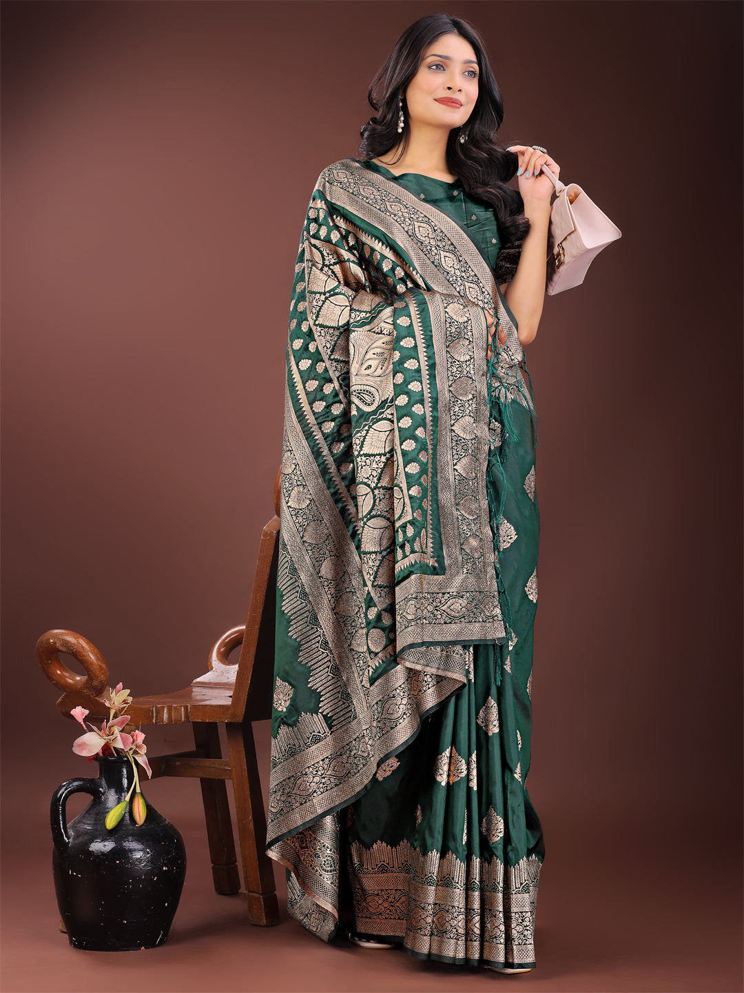 Green Colour Silk Saree Weaving Work With Blouse Piece