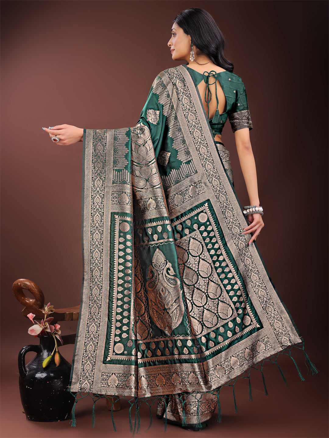 Green Colour Silk Saree Weaving Work With Blouse Piece