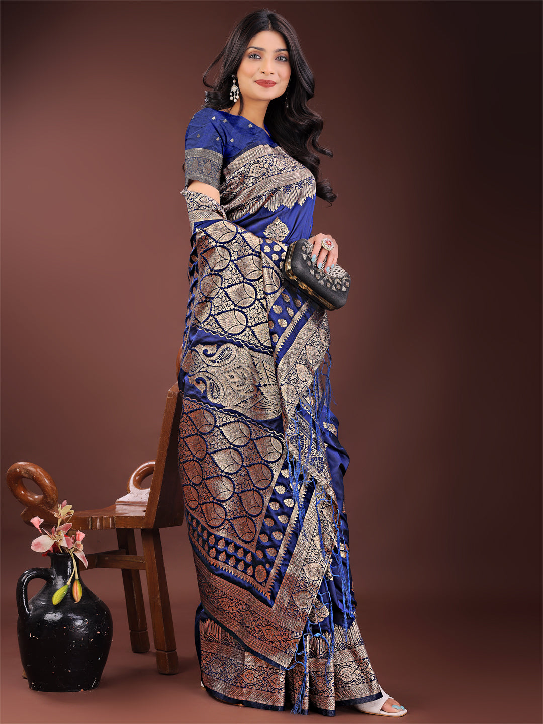 Navy Blue Colour Silk Saree Weaving Work With Blouse Piece