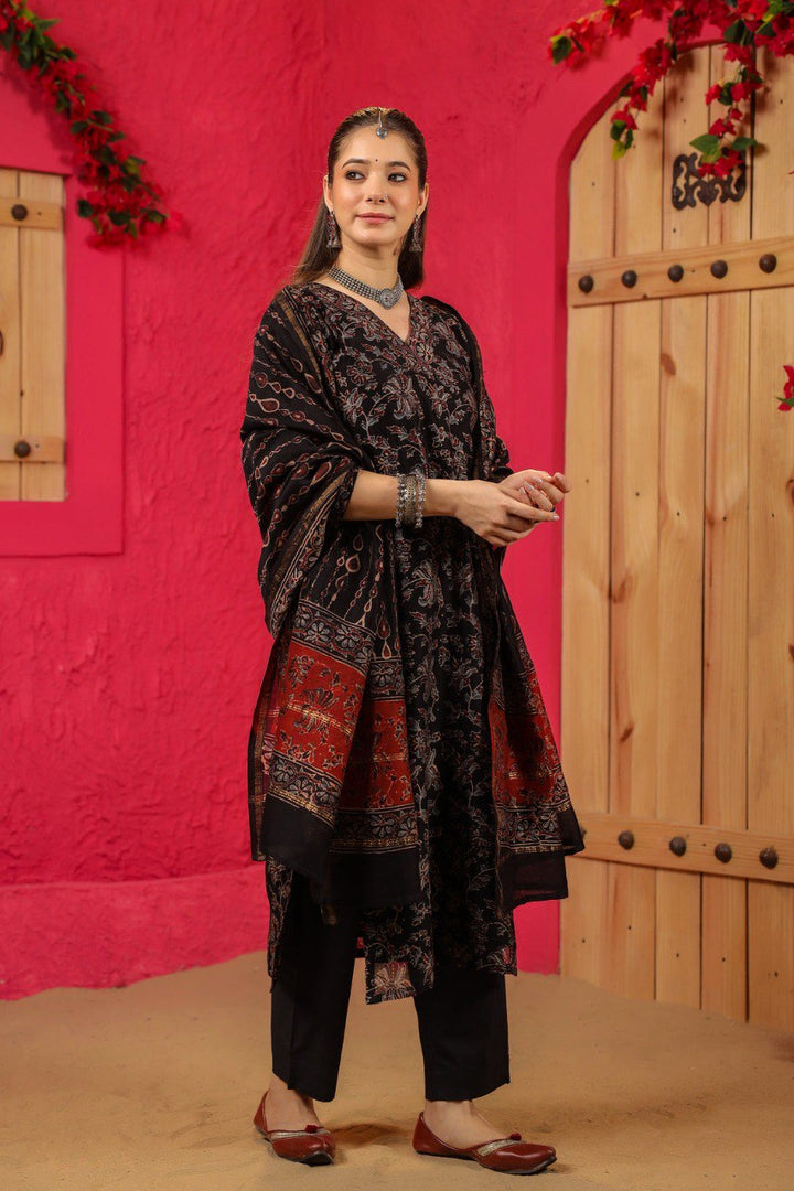 Black Color Roman slub Printed Kurti With Dupatta And Bottom wear 3 Pice Set